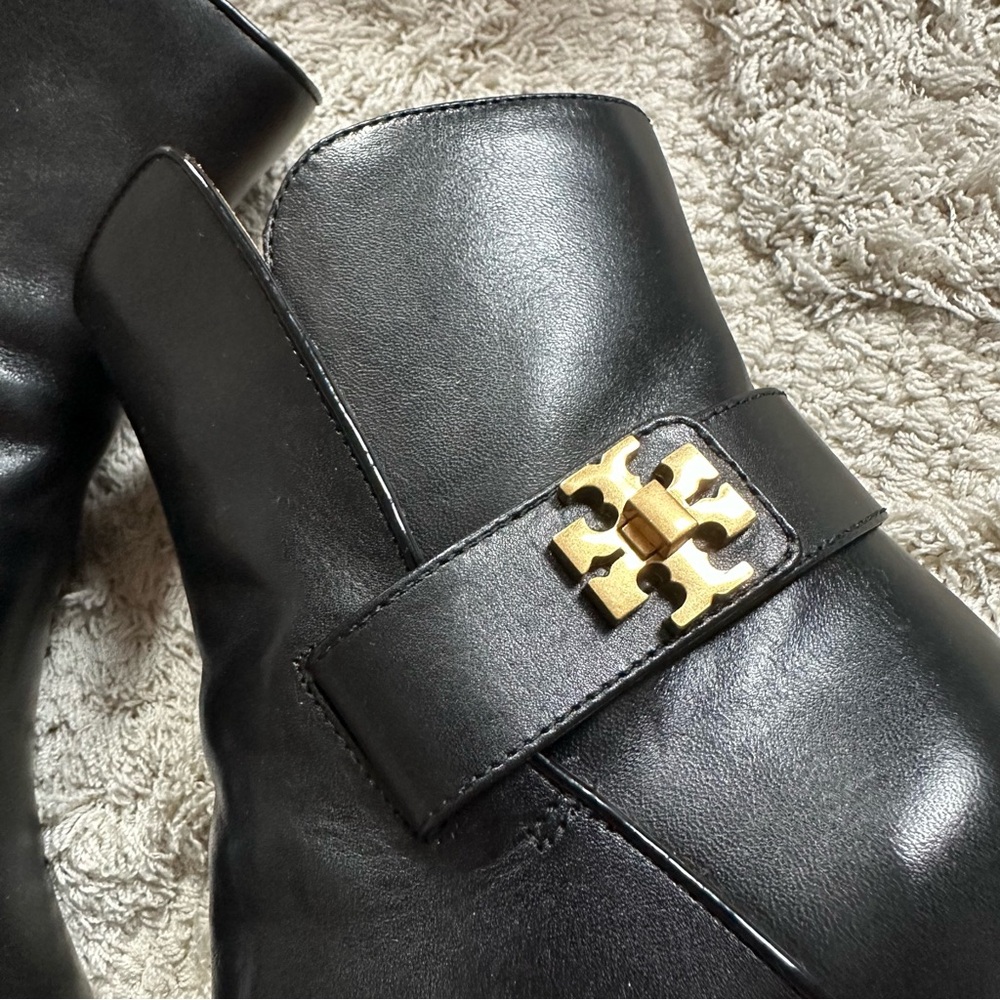 Tory Burch Kira Black Leather Ankle Boots 7 gold logo ankle short heeled - Picture 4 of 14